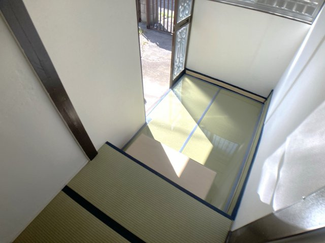 明るい玄関です