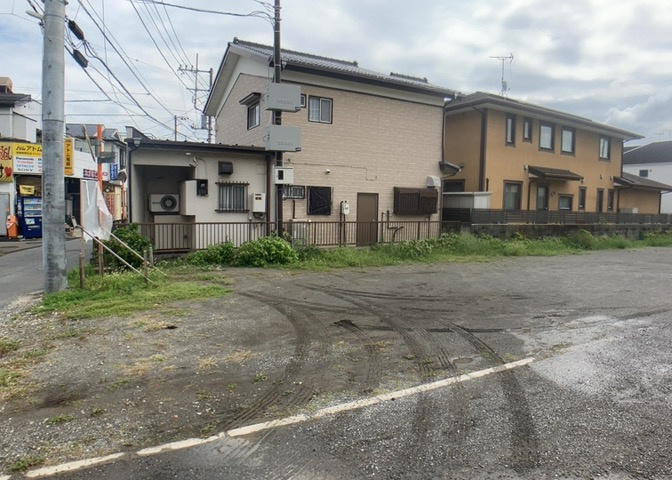 隣家の土地はどうなっているのか、生活利便施設が近くにあるのか、学校まで近いかなど、お客様のライフスタイルにあわせたイメージが重要です。また、近くにあると困る施設が近くにないかも確認するといいでしょう。