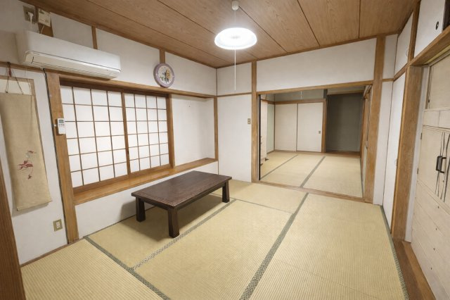 ゆったりとくつろげる和室です