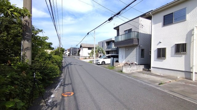 全居室6帖以上・全居室に収納がある4LDK！2026年6月リフォーム済！南東向きバルコニーで陽当り良好！まとまった水回り動線で、家事の移動もスムーズです！駐車スペース2台可(車種による)！