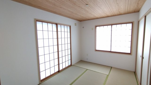 和室6帖　ごろ寝や読書にちょうどいい、くつろぎの和室スペース