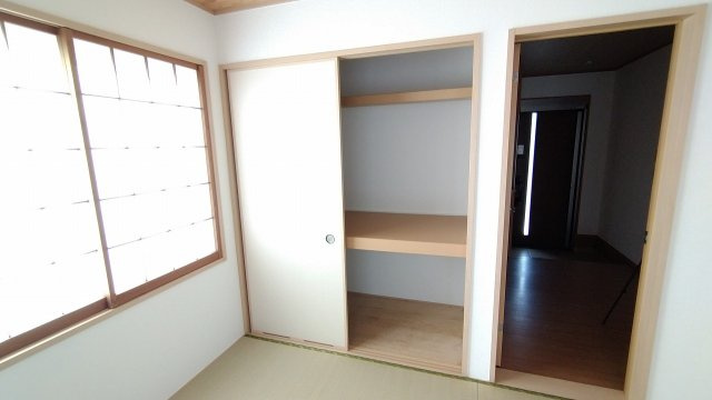 和室6帖　ごろ寝や読書にちょうどいい、くつろぎの和室スペース
