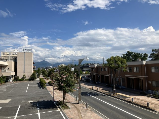 雲がなければ大山が見えます