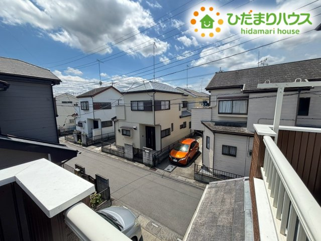 バルコニーからは開放感あふれる心地よい見晴らしが広がります！心地よい風を感じながら気分転換やリフレッシュができ、周囲の視線も気になりにくく静かで快適なプライベート時間を楽しめます♪
