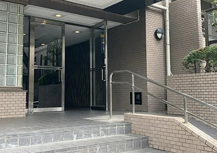 【グリーンコーポ多摩ニュータウン南大沢のエントランス】
