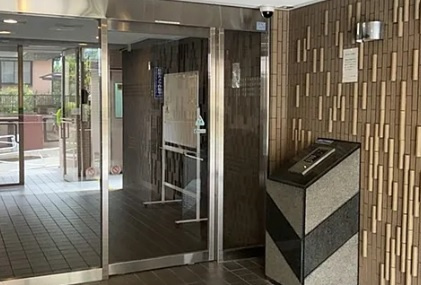 【グリーンコーポ多摩ニュータウン南大沢のエントランス】