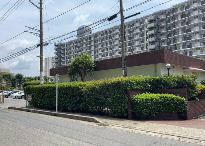 外観はマンション管理がされているかの目安になります。築年数が古いと、壁面は劣化してひび割れが生じることも！建物が古びていても細かいところが修繕されていると、きちんと管理されているなぁと感じるでしょう。