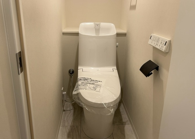 トイレは大きさや形、機能、抗菌性などが異なる多種多彩なタイプが各メーカーから出ています。それぞれに良さがあるため、事前にどういったタイプのトイレがいいのかをご家庭内で決めて、内見に行くといいでしょう。