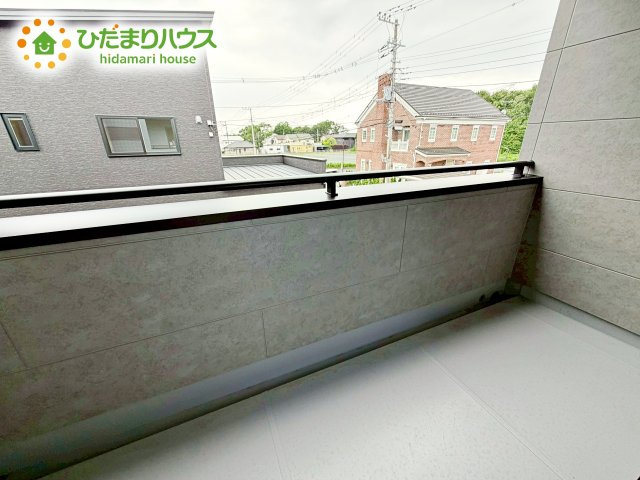 バルコニー付きなら洗濯物がたくさん干せて乾きやすいですね