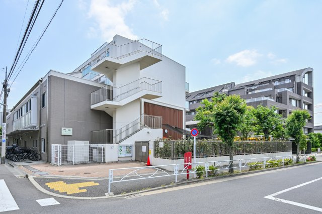 隣は地域では人気の高い第二ひもんや保育園です。