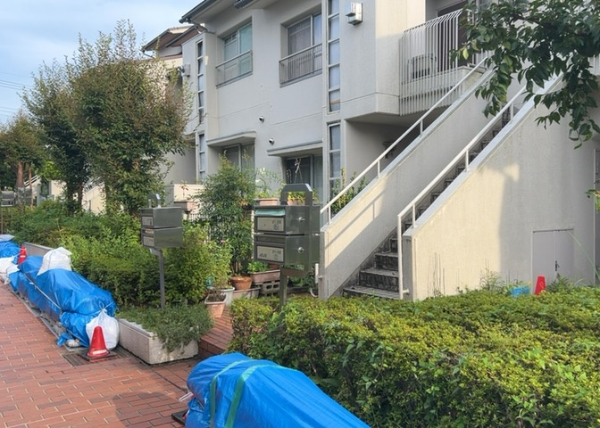 隣家の土地はどうなっているのか、生活利便施設が近くにあるのか、学校まで近いかなど、お客様のライフスタイルにあわせたイメージが重要です。また、近くにあると困る施設が近くにないかも確認するといいでしょう。