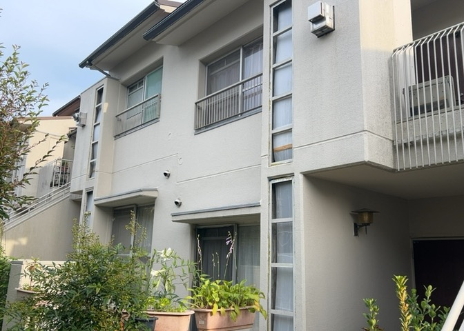 ＳＲＣ造は強度や耐震性の面でもRC造と比べて優れています。そのため、10階建以上の高層または超高層マンションなどの建築にも多く採用されています。柱や梁などのサイズが小さくても高い耐震性を確保できます。