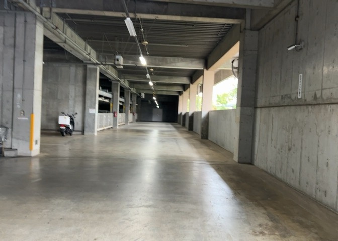 マンションの駐輪場は、事前に空きがあるか確認を取ると安心です。せっかく入居したのに駐輪スペースがない！なんてことになったら大変ですよね。そこで、内見時や購入前にはまず事前に確認しておくと良いでしょう。