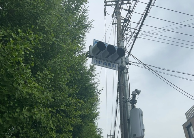 眺望を気にして物件を探す場合、前面に建物が建っていないか現地で確認しましょう！前面に建物があると景色はもちろん、日当たりや風通しにも影響が出てきます。住んだ時のことを想像しながら現地見学をしましょう。