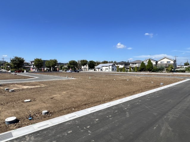 久喜市西（全28区画）9号地　現地写真　お子様の通学にも安心な距離！青葉小学校まで徒歩9分で、便利な立地にあります。