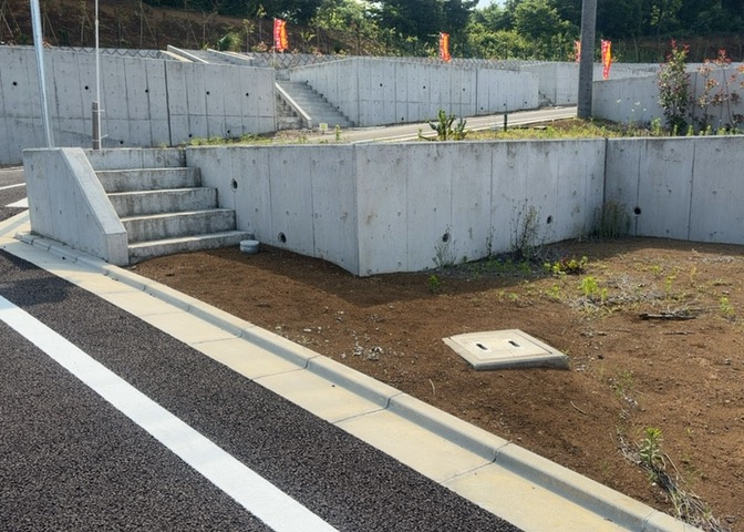土地探しをしていると都市計画区域という言葉を目にすると思います。法律によって、都道府県知事や国土交通大臣が指定するエリアのことを指しており、都市計画区域は市街化区域と市街化調整区域に分けられています。