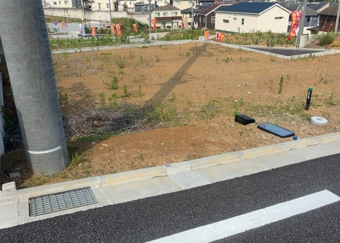 物件の詳細については、現地を見てわかること以外に、役所や法務局などで調べないとわからないことがあります。そのため、現地に行く場合は、もしこの物件を買ったらどのような生活ができるかをイメージしましょう。