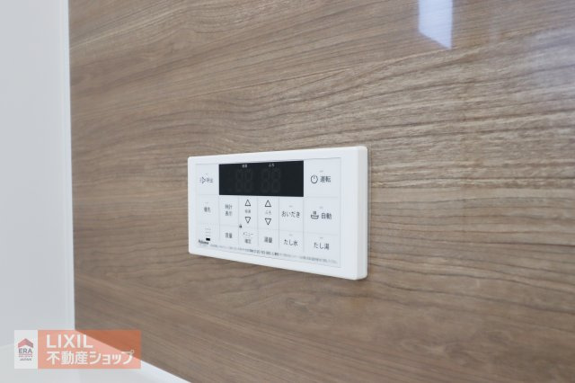 【温水設備】現地完成写真。給湯スイッチ付きで温度調整もラクラクです。