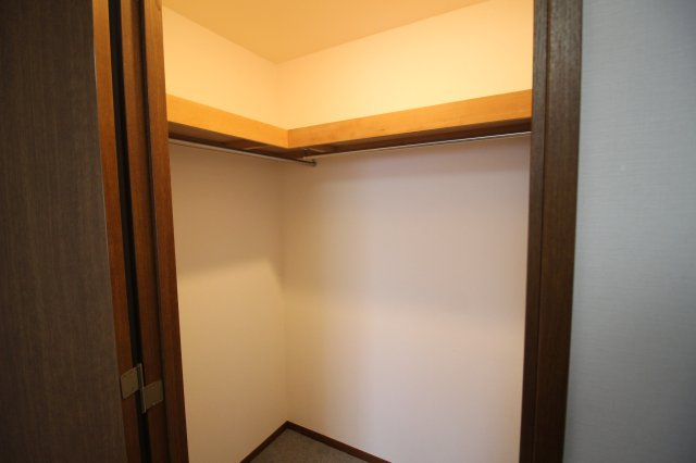 洋室7.0帖WIC。お部屋がスッキリ片付きます。