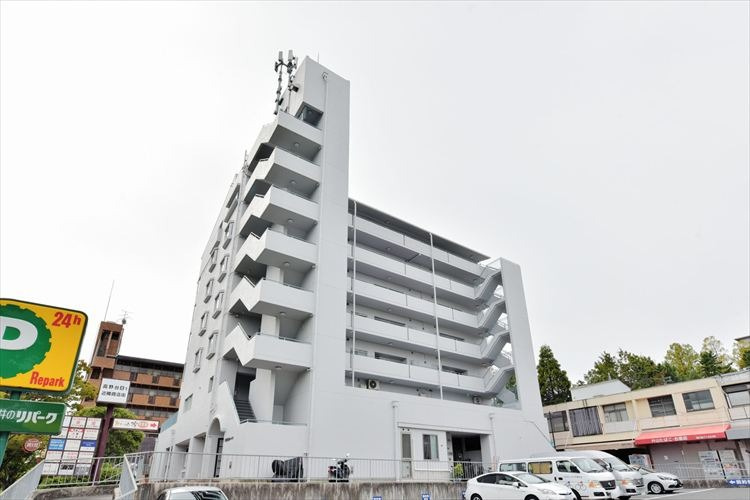 外観：327002195720