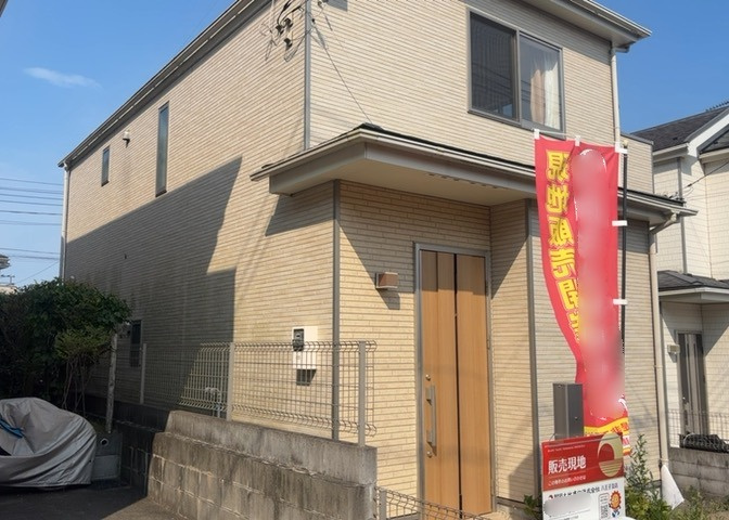 隣家の土地はどうなっているのか、生活利便施設が近くにあるのか、学校まで近いかなど、お客様のライフスタイルにあわせたイメージが重要です。また、近くにあると困る施設が近くにないかも確認するといいでしょう。