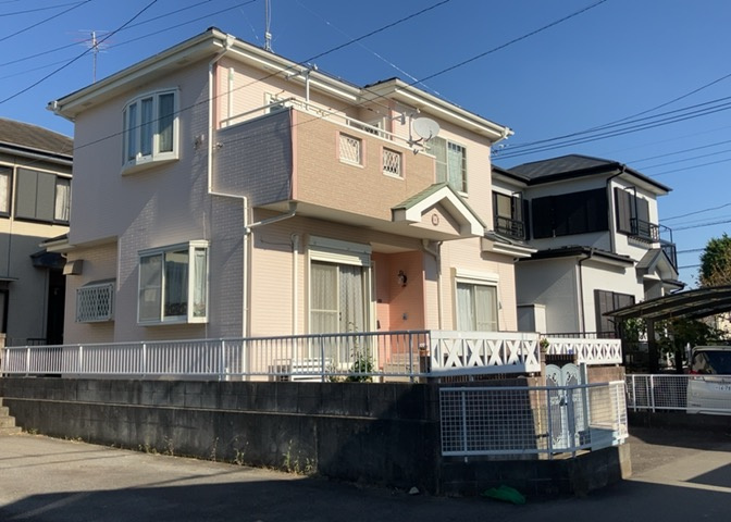 隣家の土地はどうなっているのか、生活利便施設が近くにあるのか、学校まで近いかなど、お客様のライフスタイルにあわせたイメージが重要です。また、近くにあると困る施設が近くにないかも確認するといいでしょう。