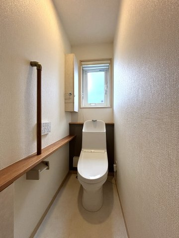 1F