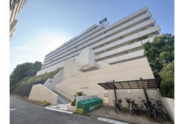  広々ルーフバルコニー付き グローリア初穂湘南六浦の外観