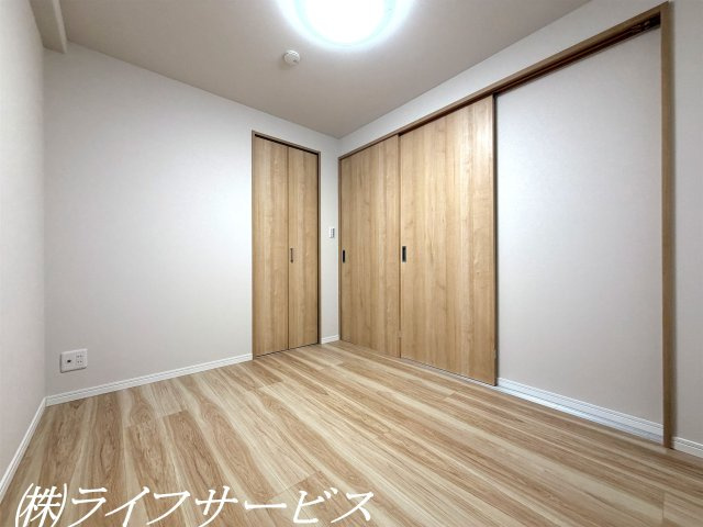 中部屋洋室4.6帖／クローゼット有！うれしいエアコン先行配管済！