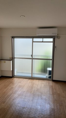 賃貸中ですが、貸し出す前のお部屋状況です。
