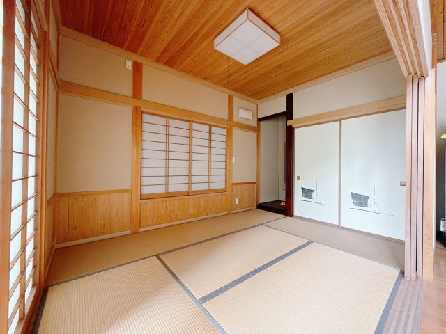 ■1階和室｜和室でしか味わえない畳ならではの香りや素材で和のやすらぎを感じてください♪休日はお子様とお昼寝するのにも最適です！