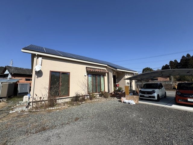 平屋建て。居住スペースは2SLDK♪