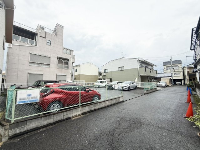 現在、月極駐車場運営中