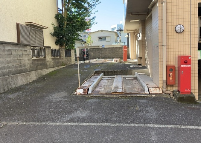 マンションの駐輪場は、事前に空きがあるか確認を取ると安心です。せっかく入居したのに駐輪スペースがない！なんてことになったら大変ですよね。そこで、内見時や購入前にはまず事前に確認しておくと良いでしょう。