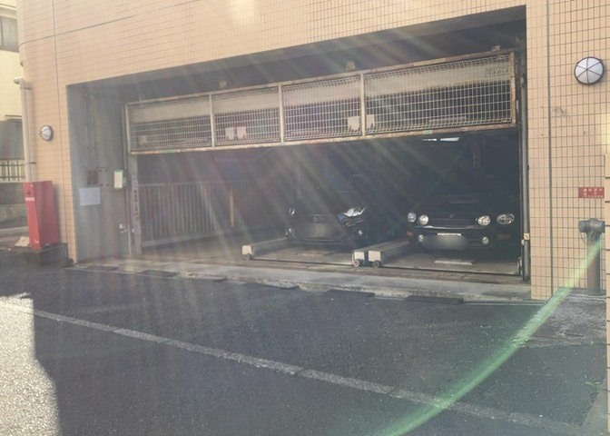 駐車場と明記されていても、最小スペースでつくられた駐車場だと大型車は駐車できなかったり、出入りしにくくなったりする可能性があります。お車のサイズと購入したい物件の駐車場のサイズを現地で確認しましょう。