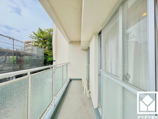 南西向きバルコニーで陽当たり、風通し良好。たっぷりの洗濯物も気持ちよく乾きます。