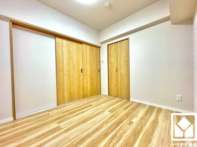 約4.3帖の洋室です。お子様のお部屋などにも丁度良い広さです。独立したお部屋なのでプライベートな時間をゆったり過ごせそうです。