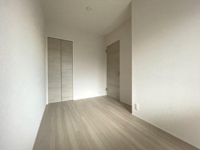 シンプルな洋室は、幅広い用途でお使いいただけます。　
