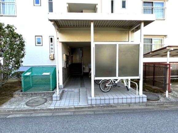 建物の入り口です。