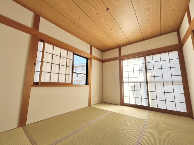 1F　和室　6帖　収納豊富です♪
