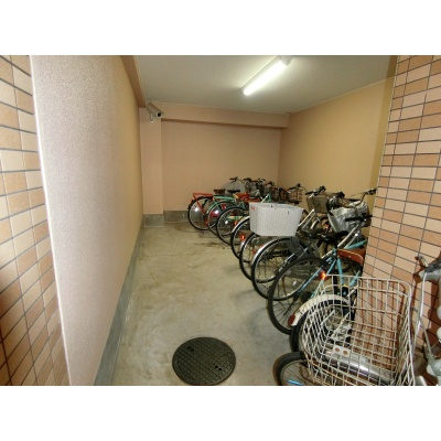 屋根付き駐輪場完備！雨風からお守りします☆*