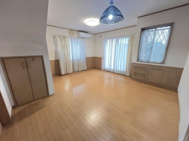 ～約15.3帖の広々としたリビング～　　※本物件はCGで加工していますので、実際にはご内覧の上、現地確認をお願いします※