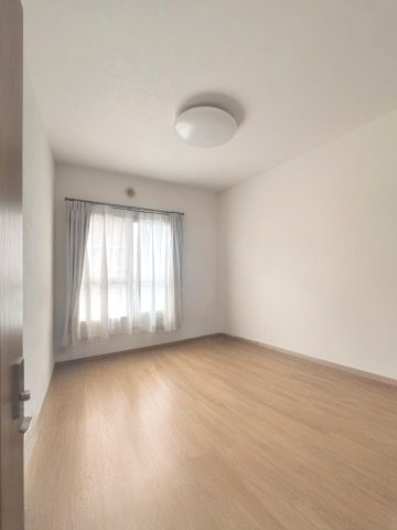 北側洋室4.5帖【本画像は居住者様の家具をCGで消した画像であり、現況と異なる可能性がございます。】