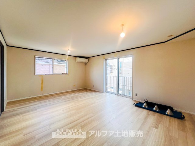 【prospect　view】　◆採光◆リビングからは透明に限りなく近い空気と採光が射し込んでくる。それは明るさと解放感溢れゆったりとしたひと時を過ごすことが出来る『light　view』