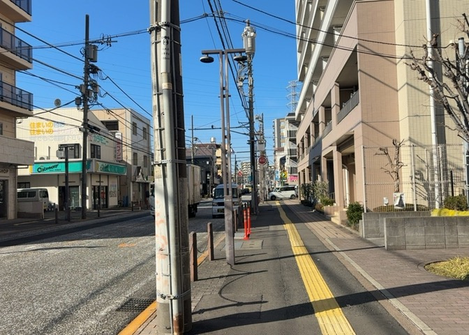 眺望を気にして物件を探す場合、前面に建物が建っていないか現地で確認しましょう！前面に建物があると景色はもちろん、日当たりや風通しにも影響が出てきます。住んだ時のことを想像しながら現地見学をしましょう。