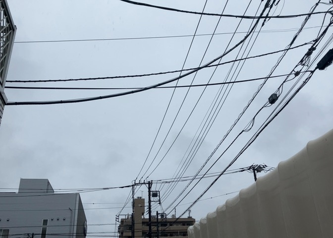眺望を気にして物件を探す場合、前面に建物が建っていないか現地で確認しましょう！前面に建物があると景色はもちろん、日当たりや風通しにも影響が出てきます。住んだ時のことを想像しながら現地見学をしましょう。