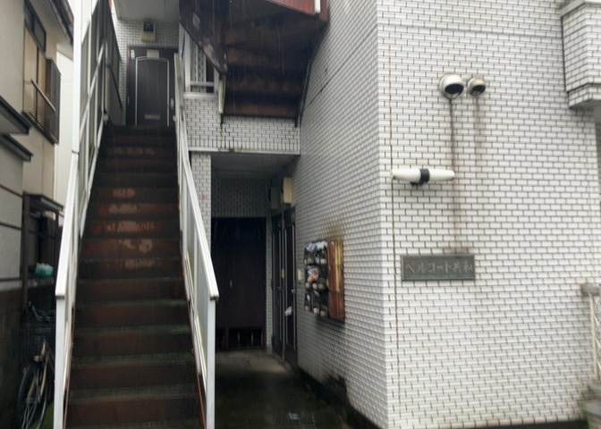 マンションの駐輪場は、事前に空きがあるか確認を取ると安心です。せっかく入居したのに駐輪スペースがない！なんてことになったら大変ですよね。そこで、内見時や購入前にはまず事前に確認しておくと良いでしょう。
