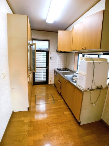 食器や調理器具などがたくさん収納できるキッチン