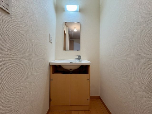 2階洗面台。
