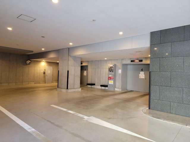 【敷地内駐車場】タワーパーキングなので、愛車が風雨にさらされることもございません！